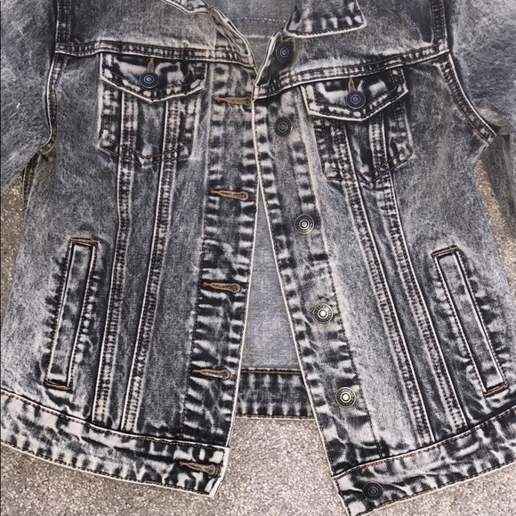 Distressed Grey Eightytwo Jean Jacket - Picture 3 of 7